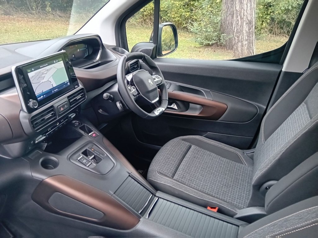 Used Peugeot e-Rifter 2024 for sale - 76069130: Photo 6