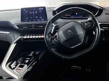 Used Peugeot 5008 2023 for sale - 79022321: Photo