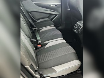 Used Peugeot 5008 2023 for sale - 79022321: Photo