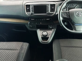 Used Toyota PROACE CITY Verso 2019 for sale - 76724729: Photo