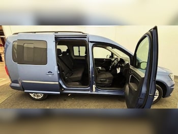 Used Volkswagen Caddy Maxi Life 2017 for sale - 76333629: Photo 4