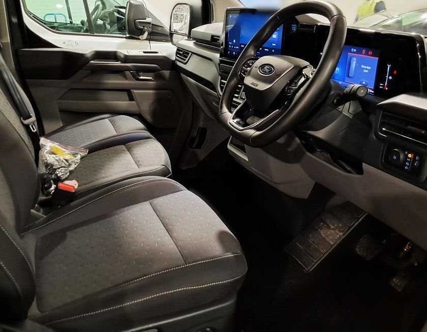 Used Ford Tourneo Custom 2024 for sale - 77133214: Photo 2