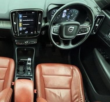 Used Volvo XC40 2020 for sale - 76496647: Photo 2