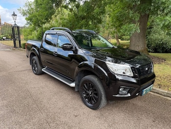 Used Nissan Navara 2018 for sale - 79587110: Photo