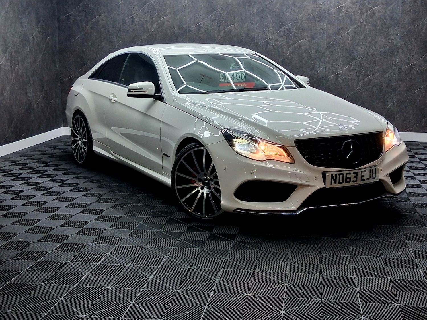 Used Mercedes-Benz E Class 2013 for sale - 77166208: Photo 1