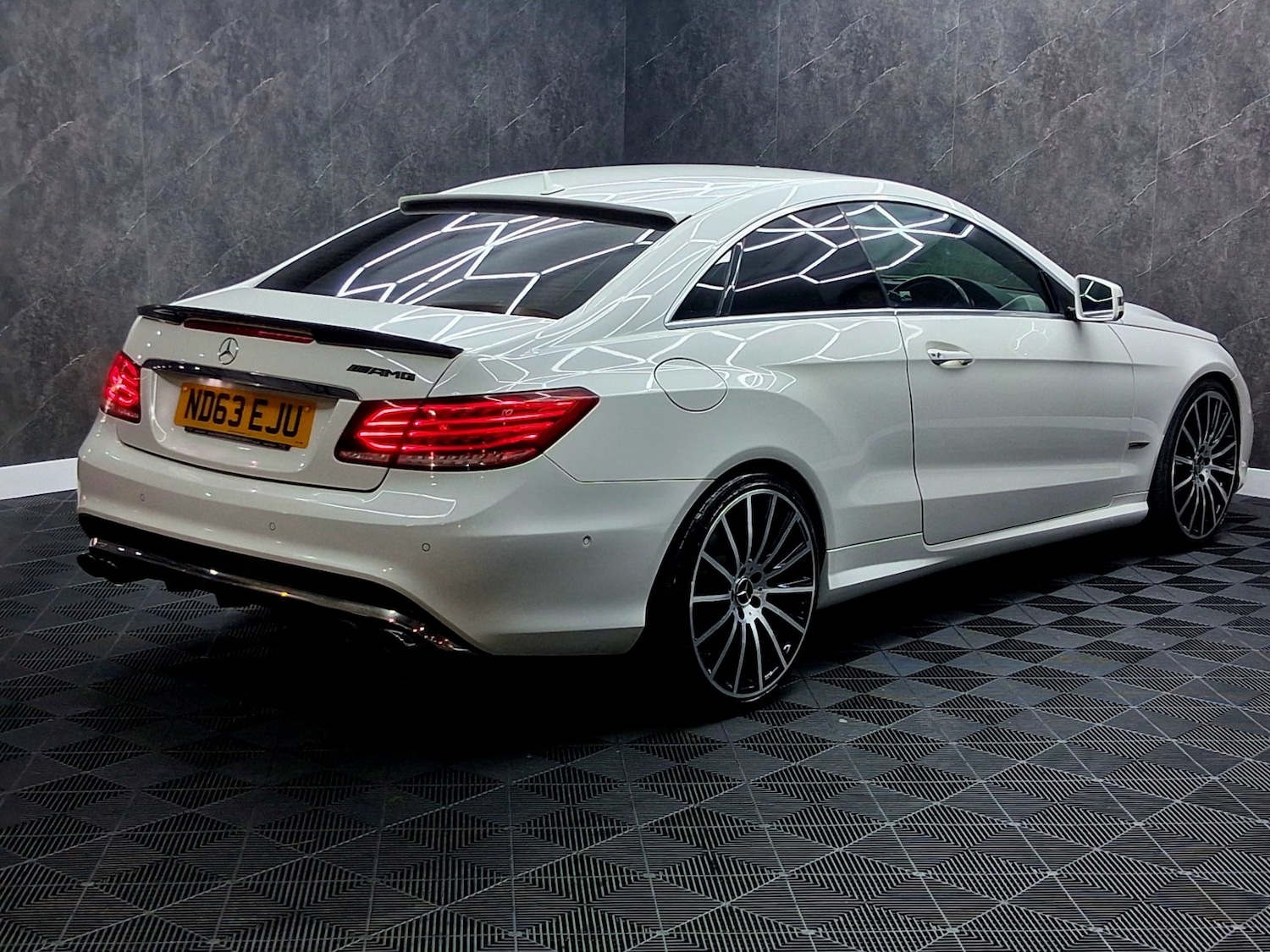 Used Mercedes-Benz E Class 2013 for sale - 77166208: Photo 6