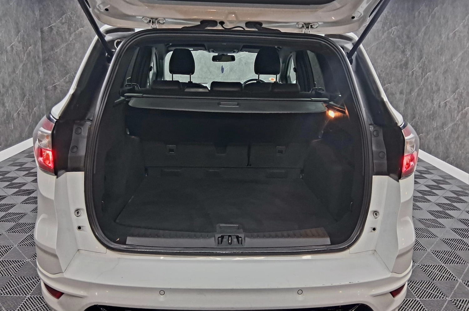 Used Ford Kuga 2018 for sale - 77318265: Photo 17