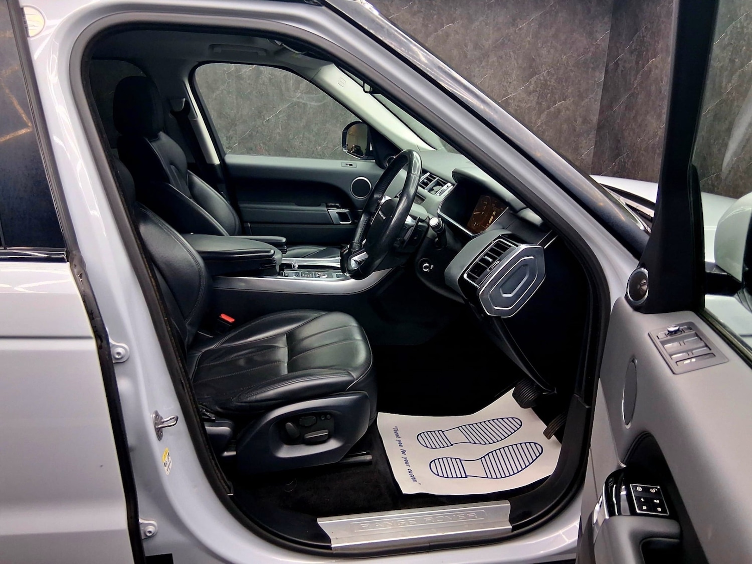 Used Land Rover Range Rover Sport 2015 for sale - 77277667: Photo 13