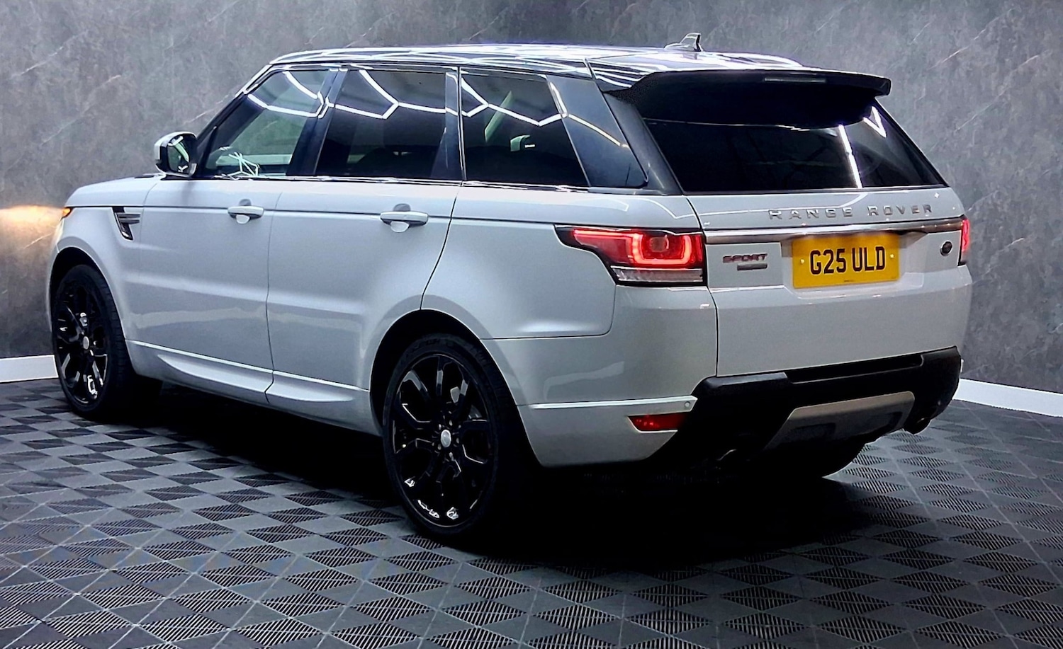 Used Land Rover Range Rover Sport 2015 for sale - 77277667: Photo 4