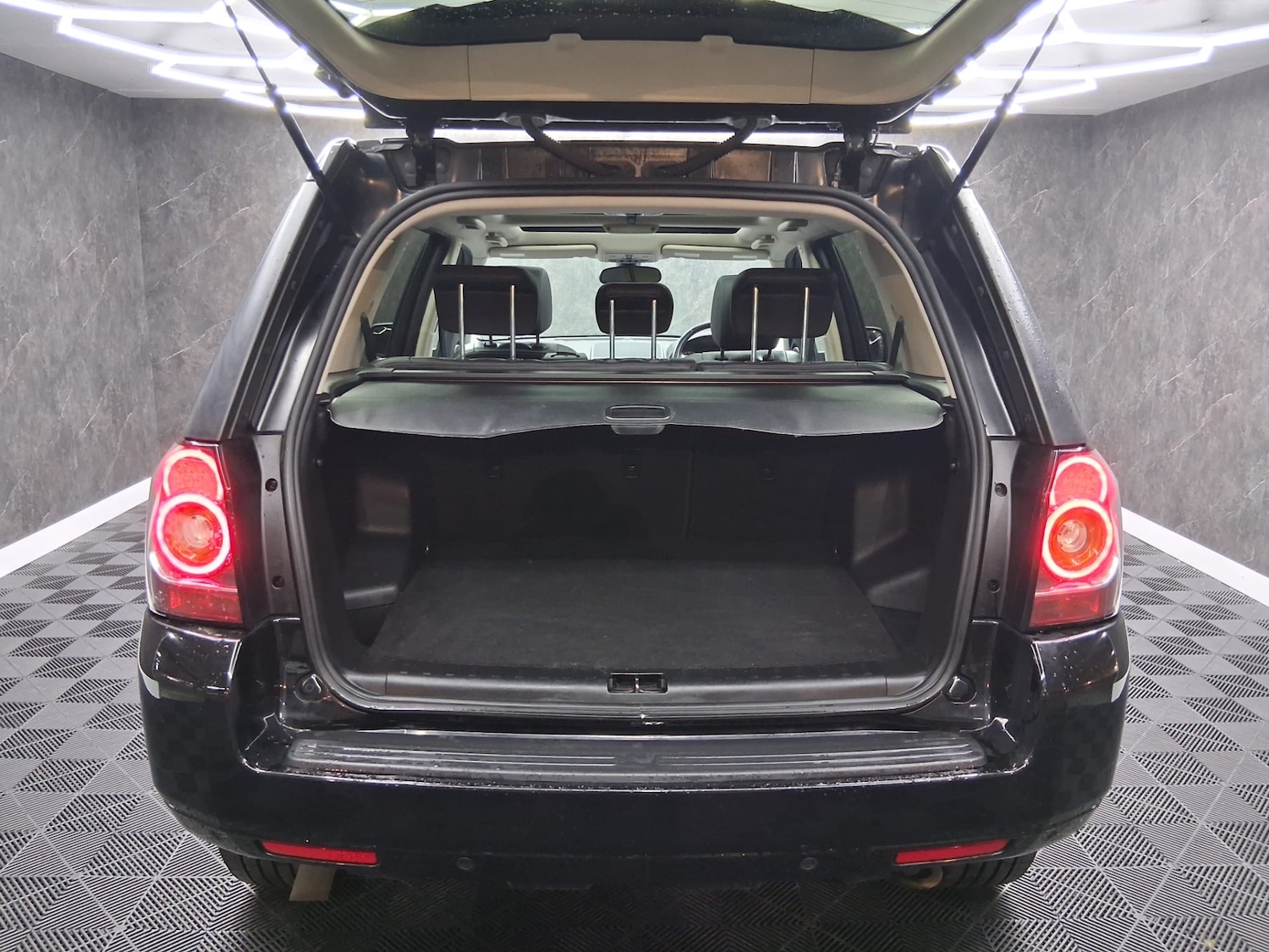 Used Land Rover Freelander 2012 for sale - 77437949: Photo 15