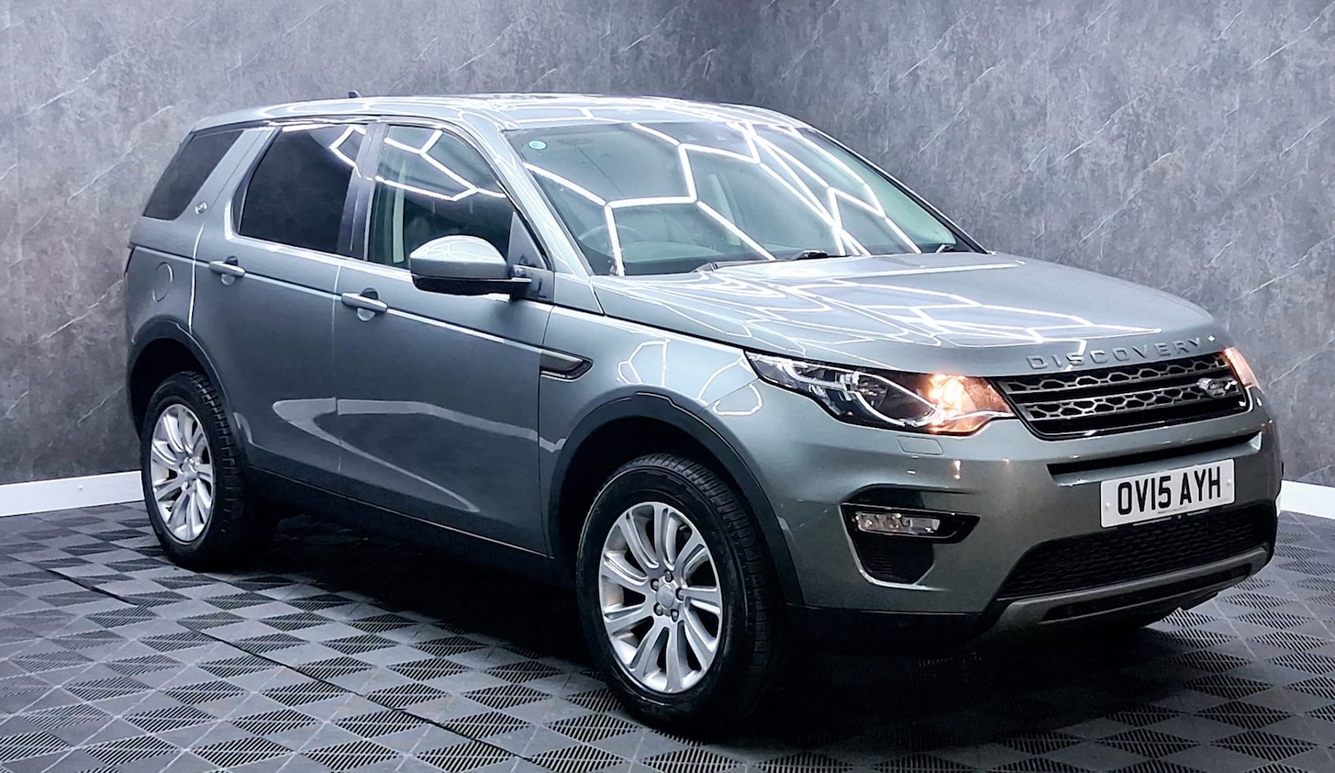 Used Land Rover Discovery Sport 2015 for sale - 77766276: Photo 4