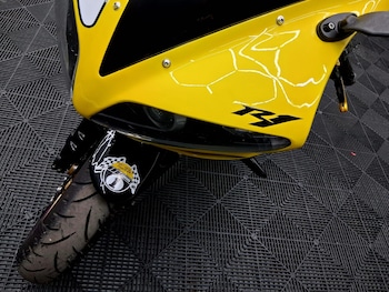 Used Yamaha R1 2005 for sale - bike-78085107: Photo