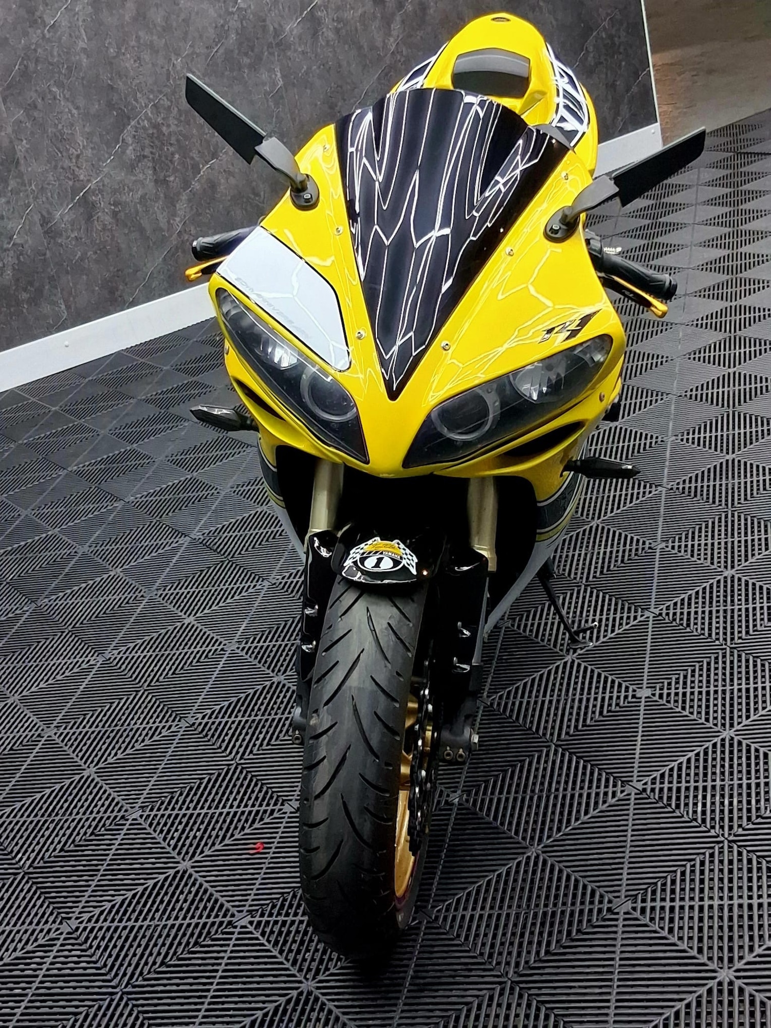 Yamaha R1