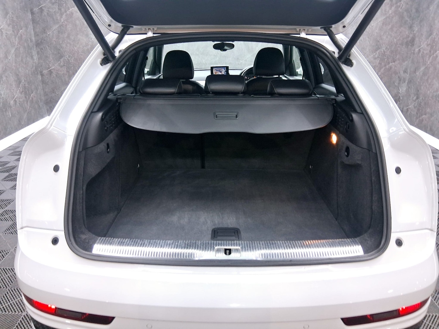 Used Audi Q3 2015 for sale - 78071046: Photo 14