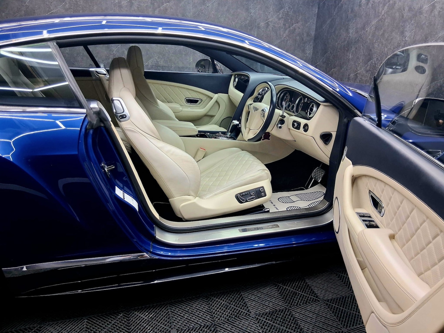 Used Bentley Continental 2017 for sale - 77735503: Photo 21