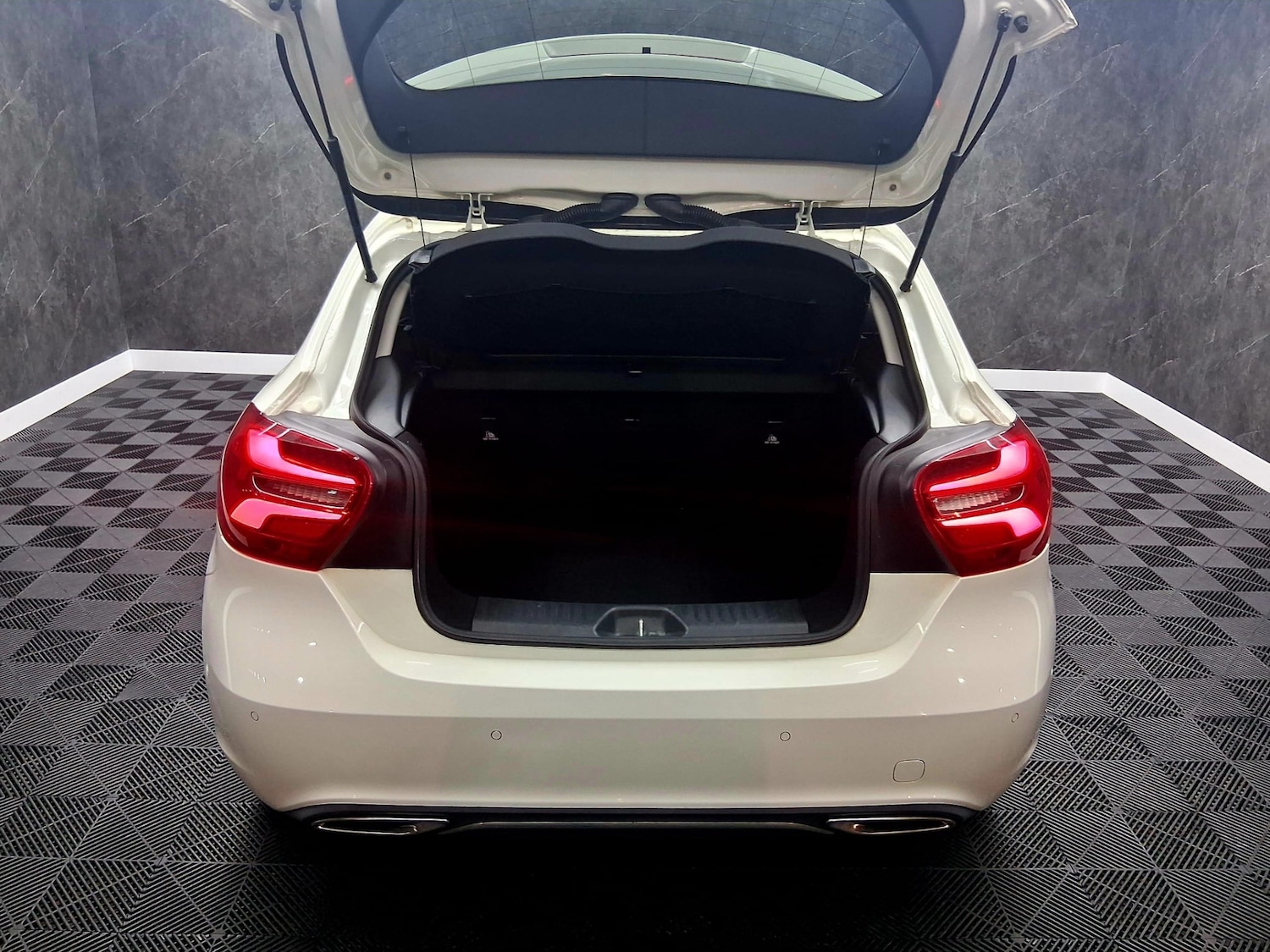 Used Mercedes-Benz A-Class 2016 for sale - 77251064: Photo 14