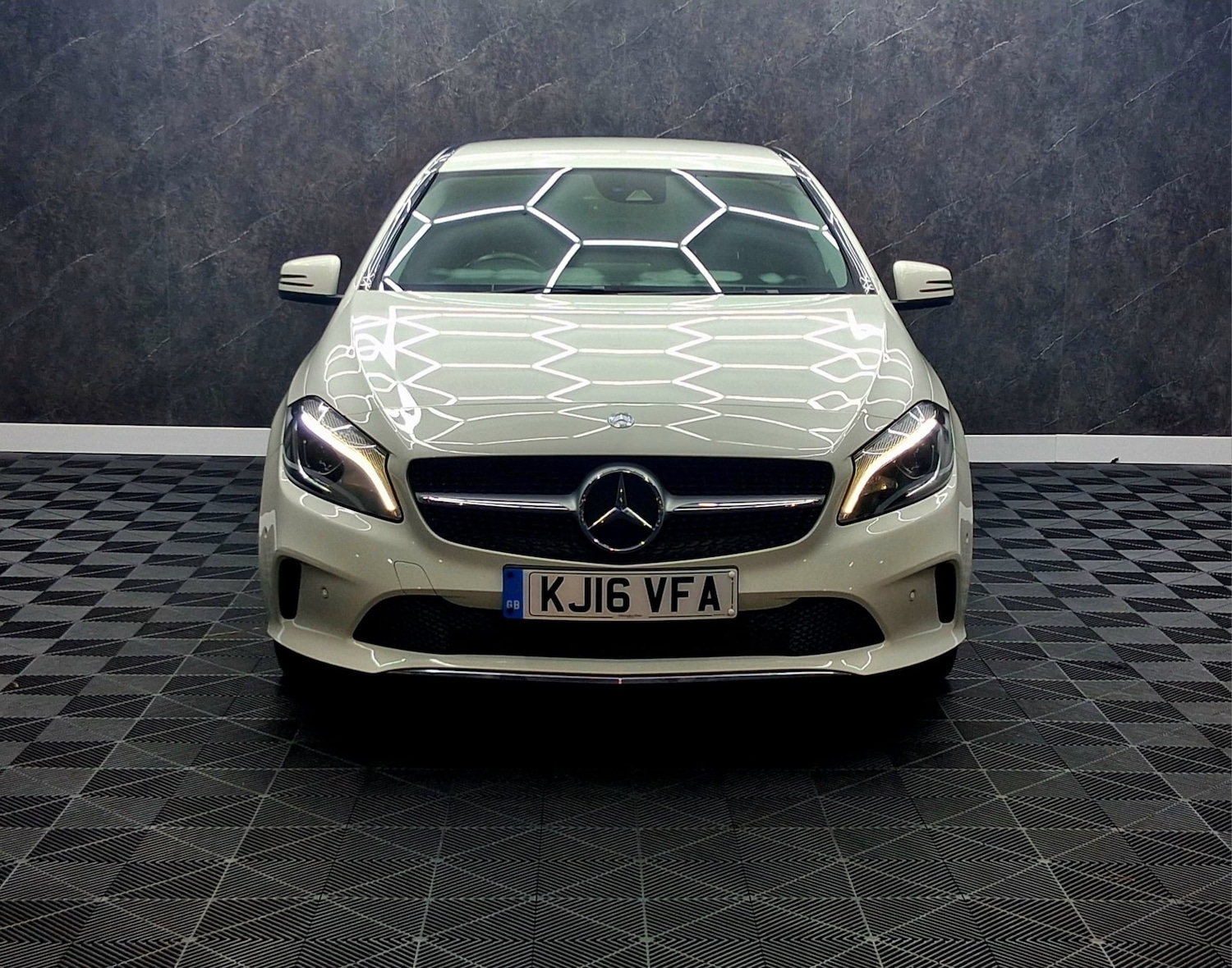 Used Mercedes-Benz A-Class 2016 for sale - 77251064: Photo 4