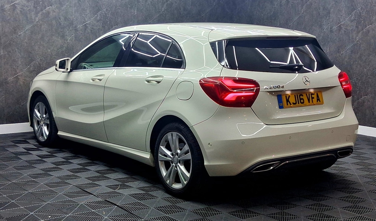 Used Mercedes-Benz A-Class 2016 for sale - 77251064: Photo 5