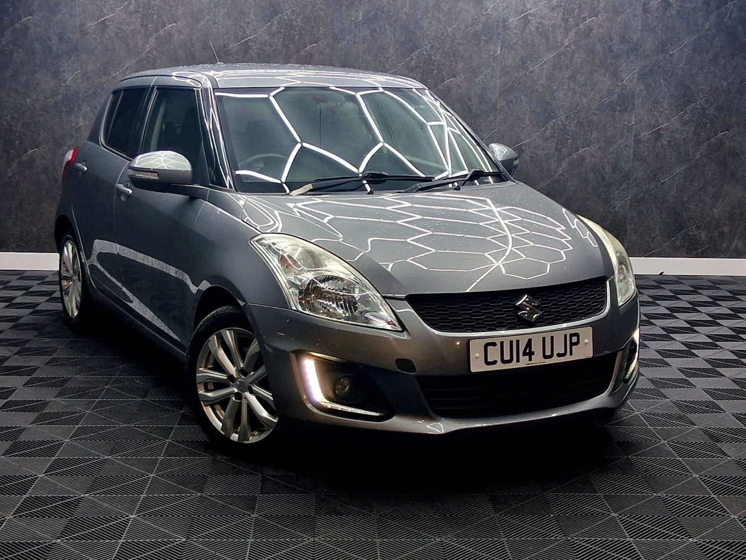 Used Suzuki Swift 2014 for sale - 77285980: Photo 1