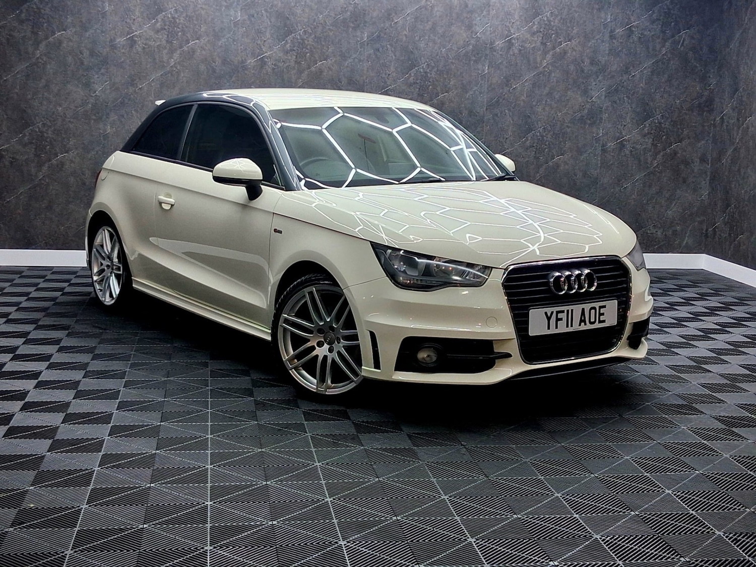 Used Audi A1 2011 for sale - 77272616: Photo 1