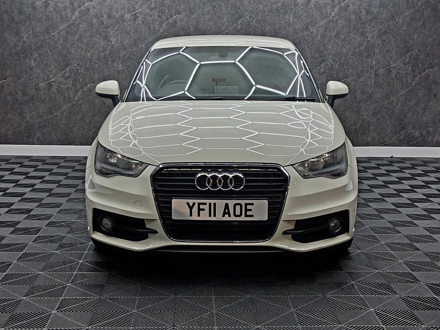 Used Audi A1 2011 for sale - 77272616: Photo 2