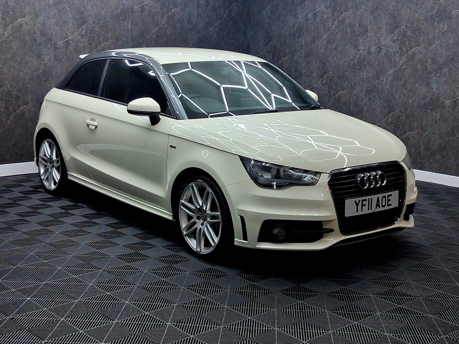 Used Audi A1 2011 for sale - 77272616: Photo 3