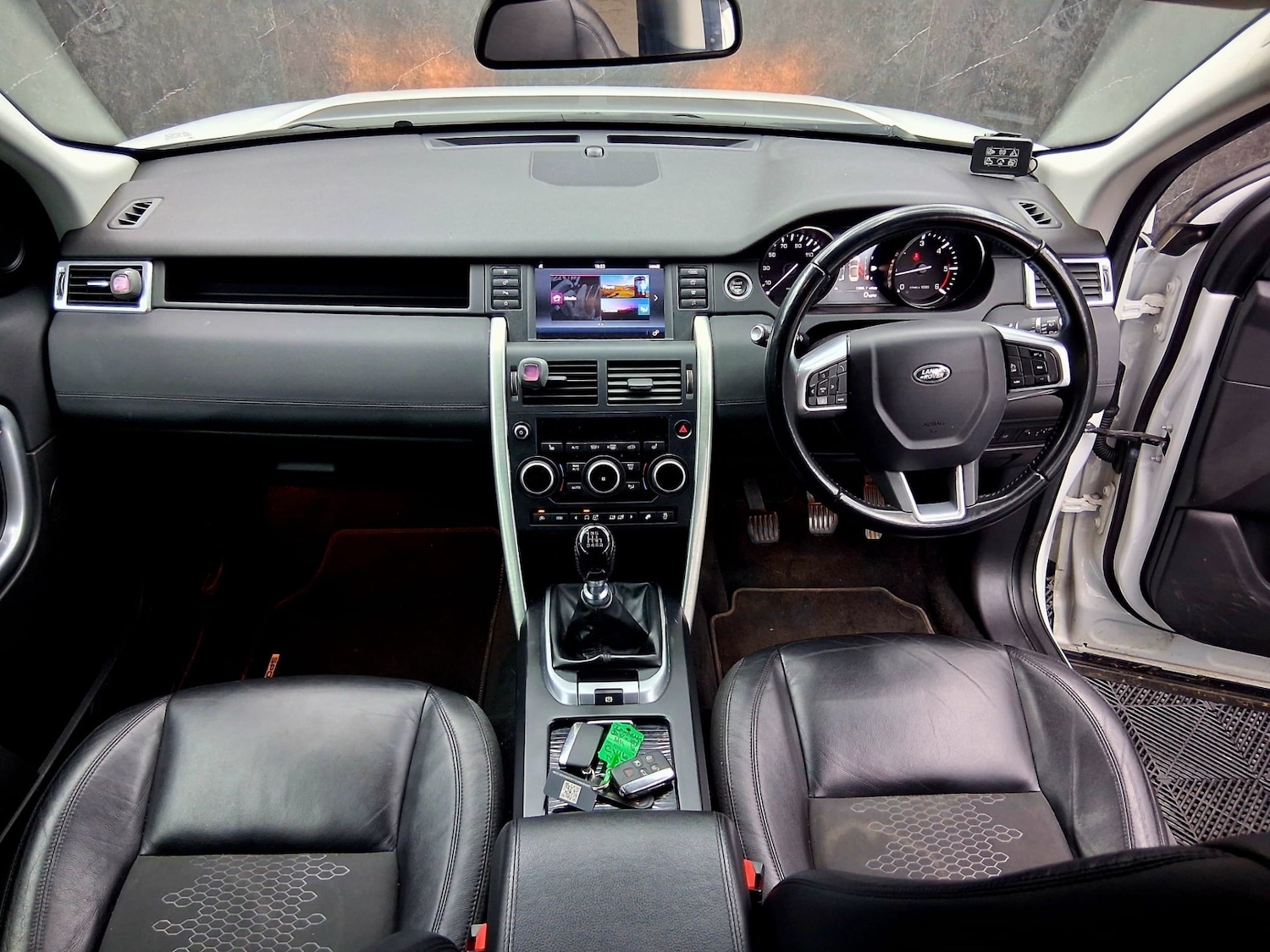 Used Land Rover Discovery 2024 for sale - 77423693: Photo 4