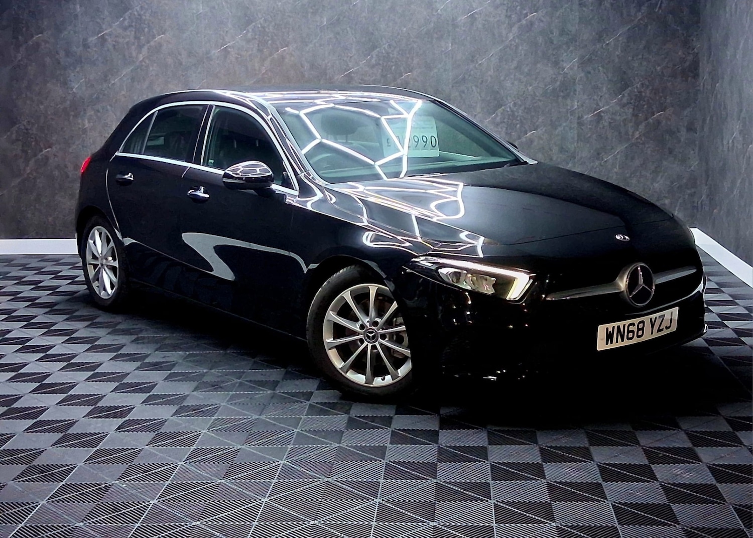 Used Mercedes-Benz A-Class 2018 for sale - 77137744: Photo 1