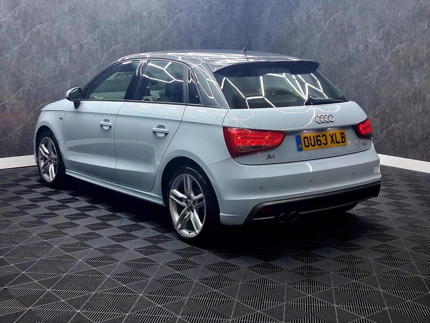 Used Audi A1 2013 for sale - 77137916: Photo 4