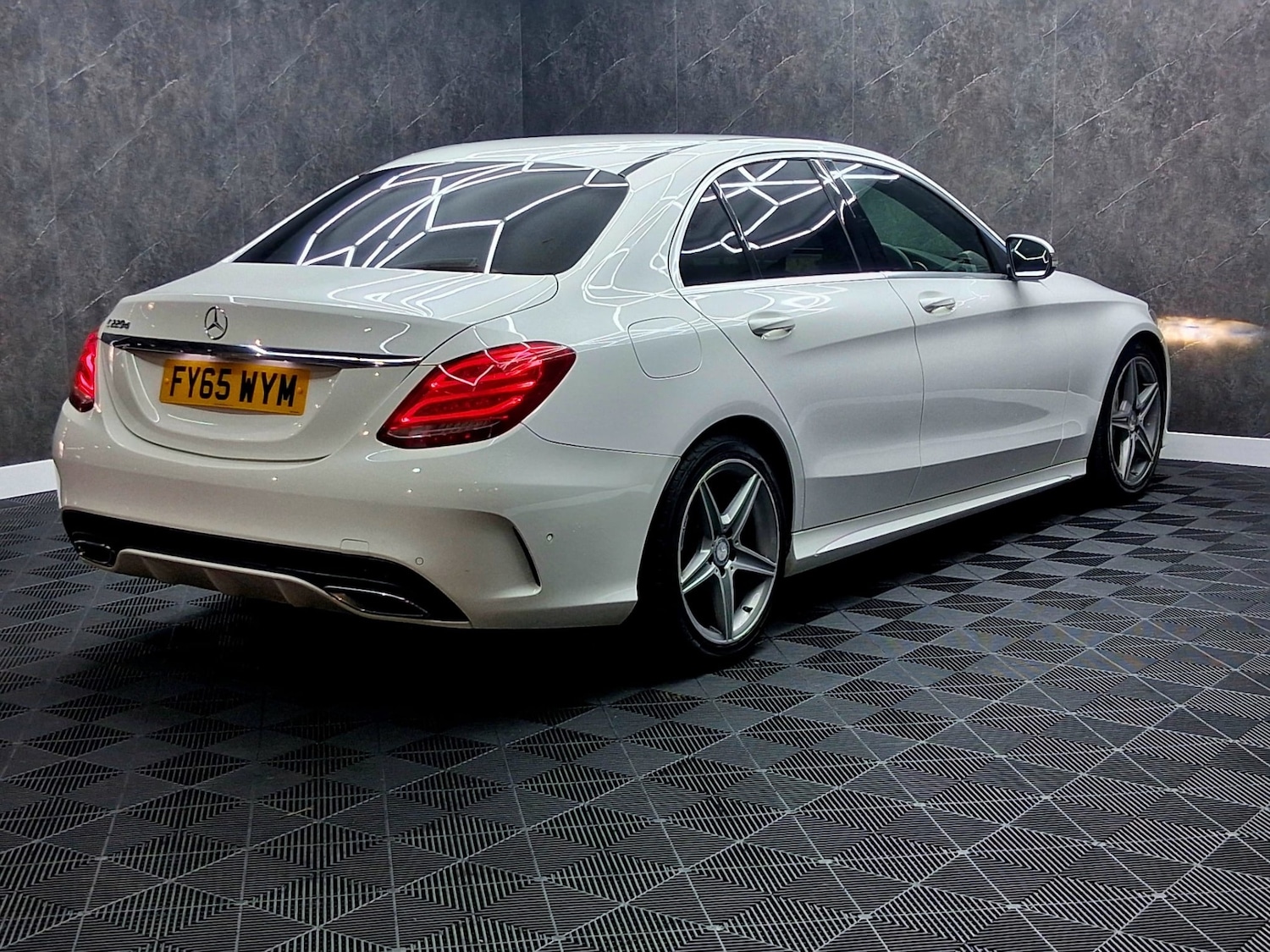 Used Mercedes-Benz C Class 2015 for sale - 77166207: Photo 5