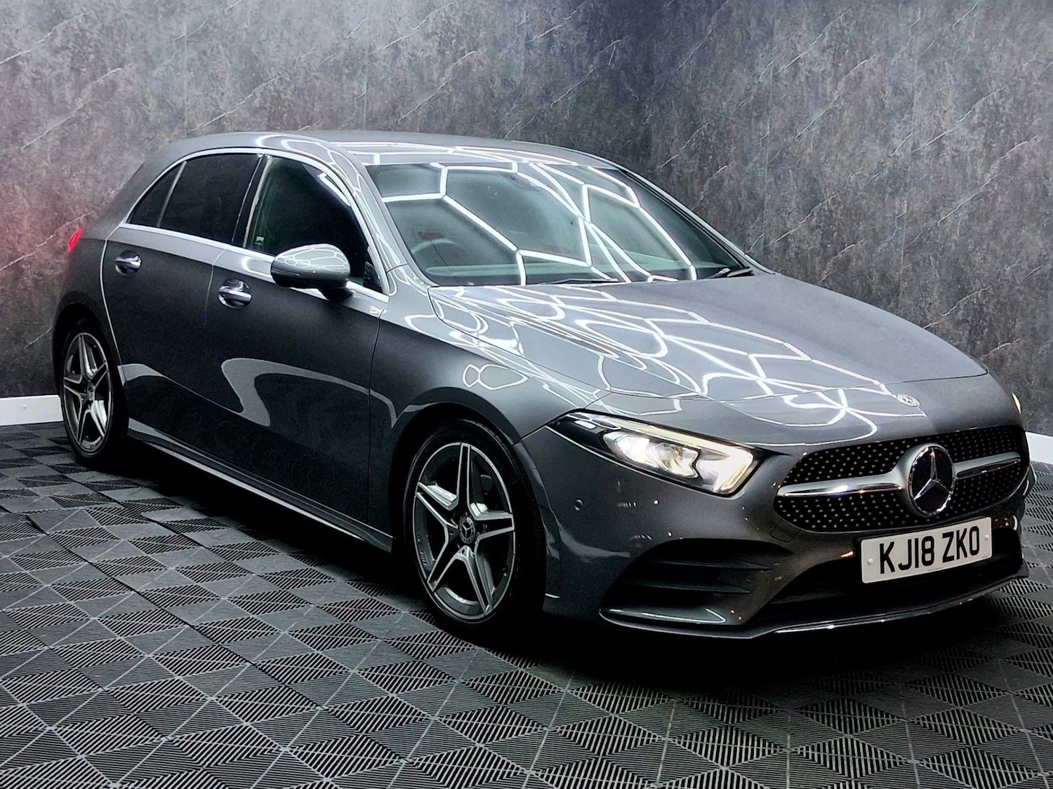 Used Mercedes-Benz A-Class 2018 for sale - 77710971: Photo 3