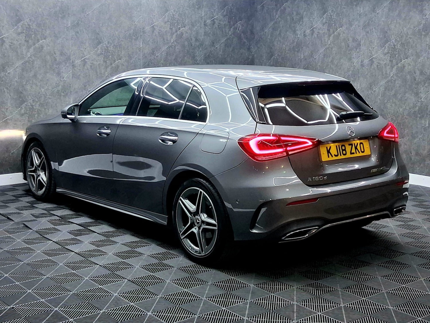 Used Mercedes-Benz A-Class 2018 for sale - 77710971: Photo 5