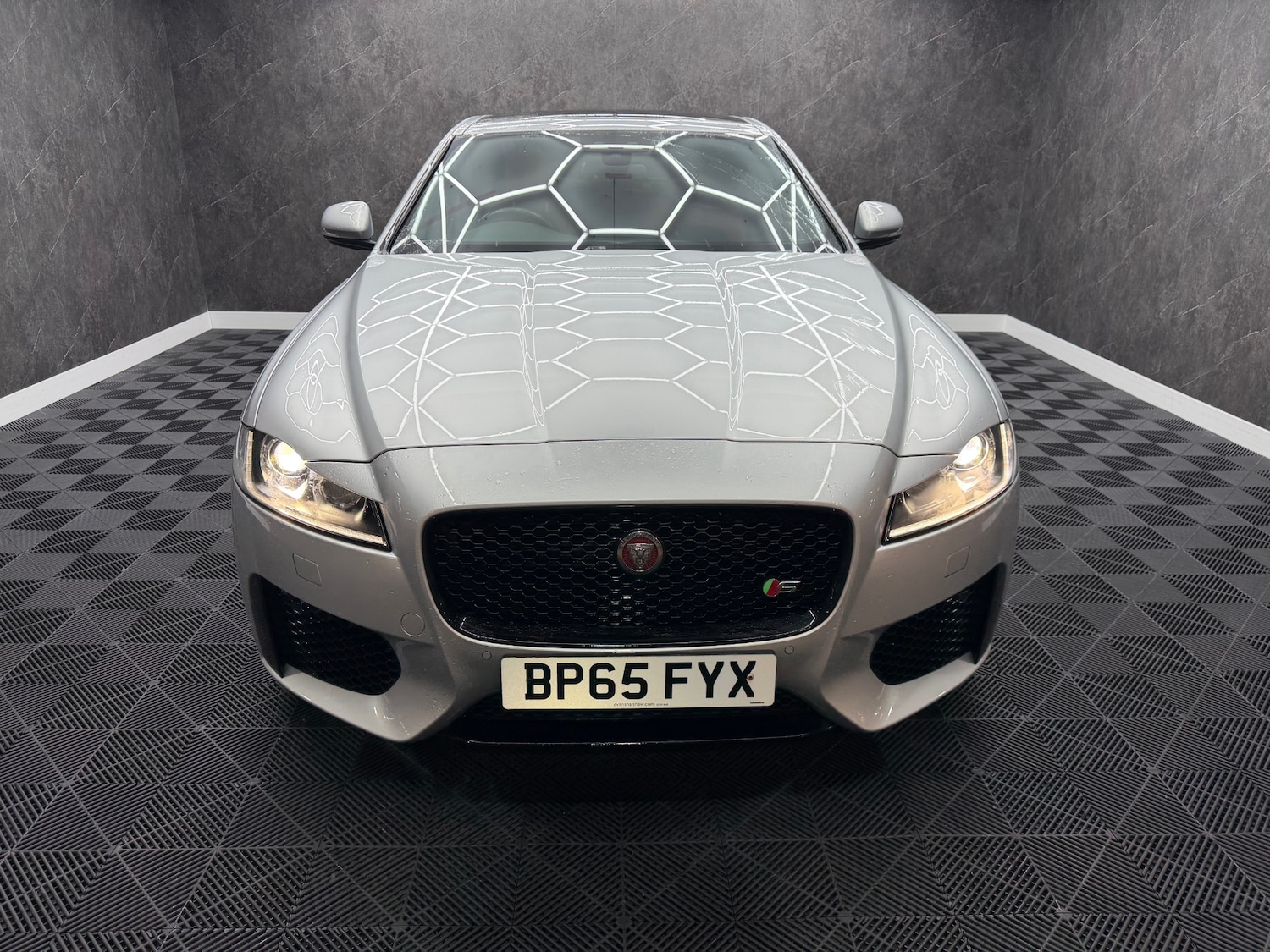 Used Jaguar XF 2016 for sale - 77380740: Photo 2