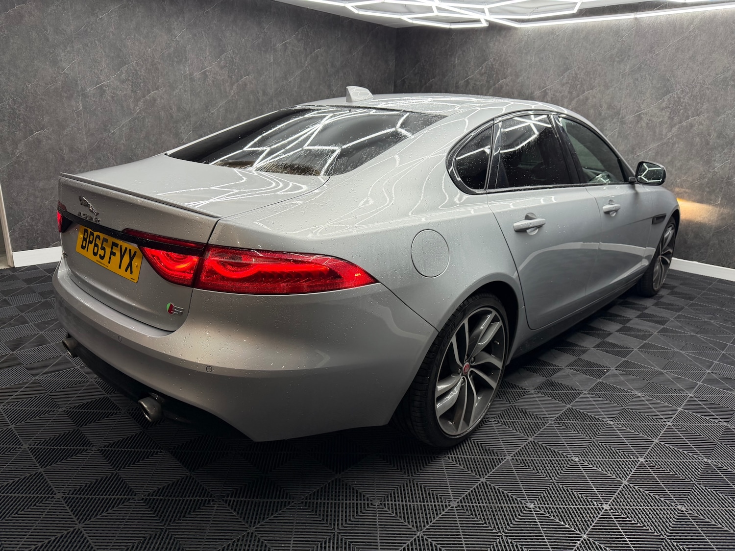 Used Jaguar XF 2016 for sale - 77380740: Photo 5