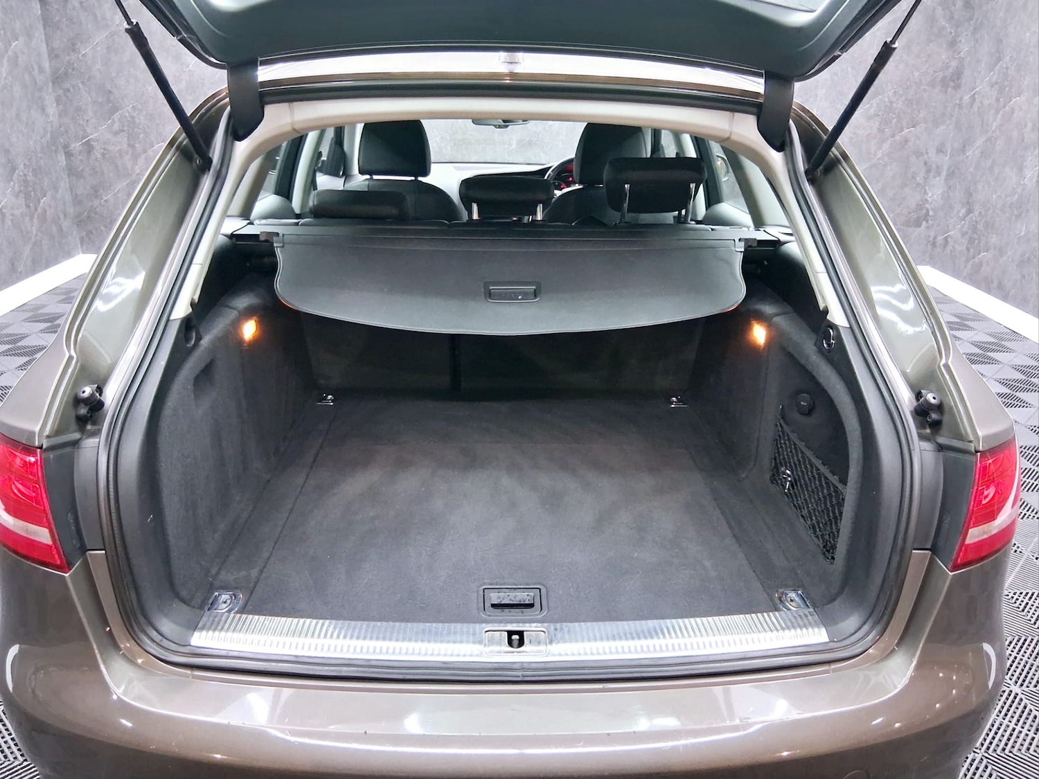 Used Audi A4 2013 for sale - 77872944: Photo 11