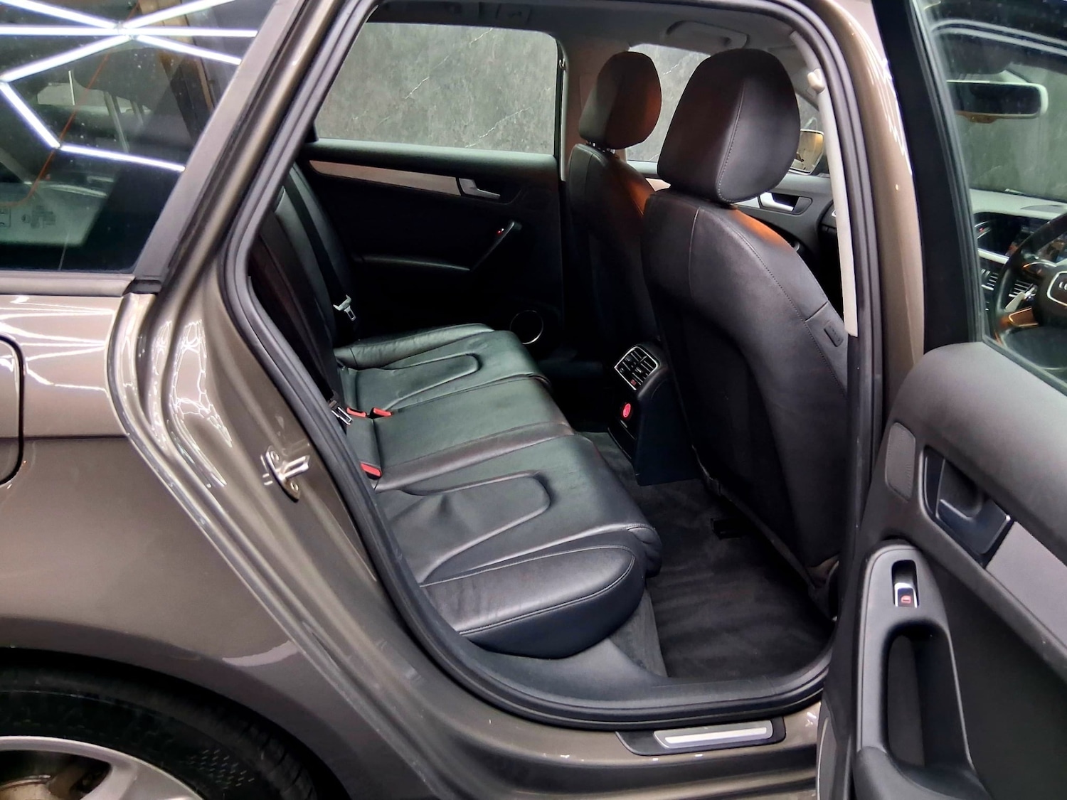 Used Audi A4 2013 for sale - 77872944: Photo 17