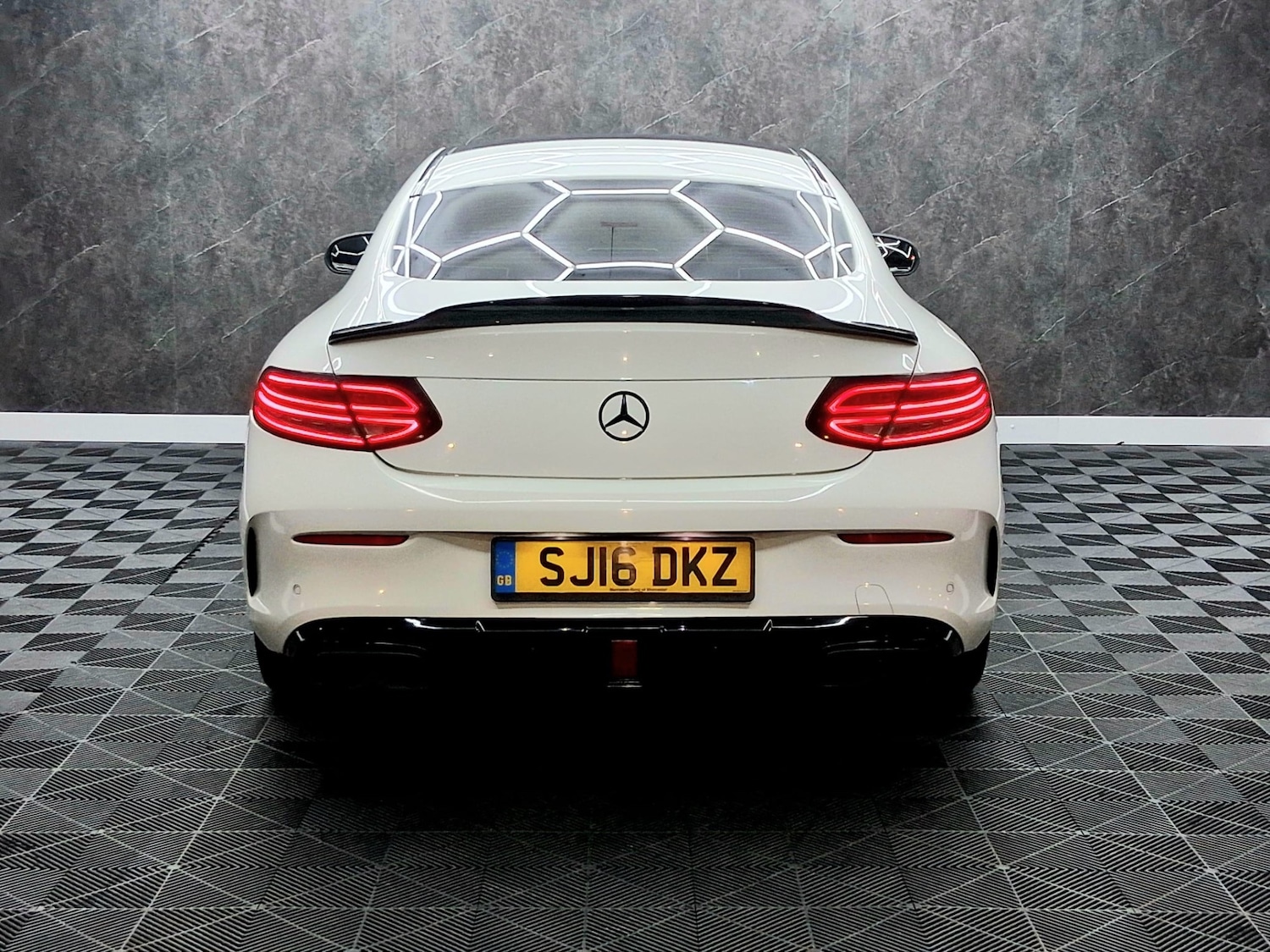 Used Mercedes-Benz C Class 2016 for sale - 77565384: Photo 5