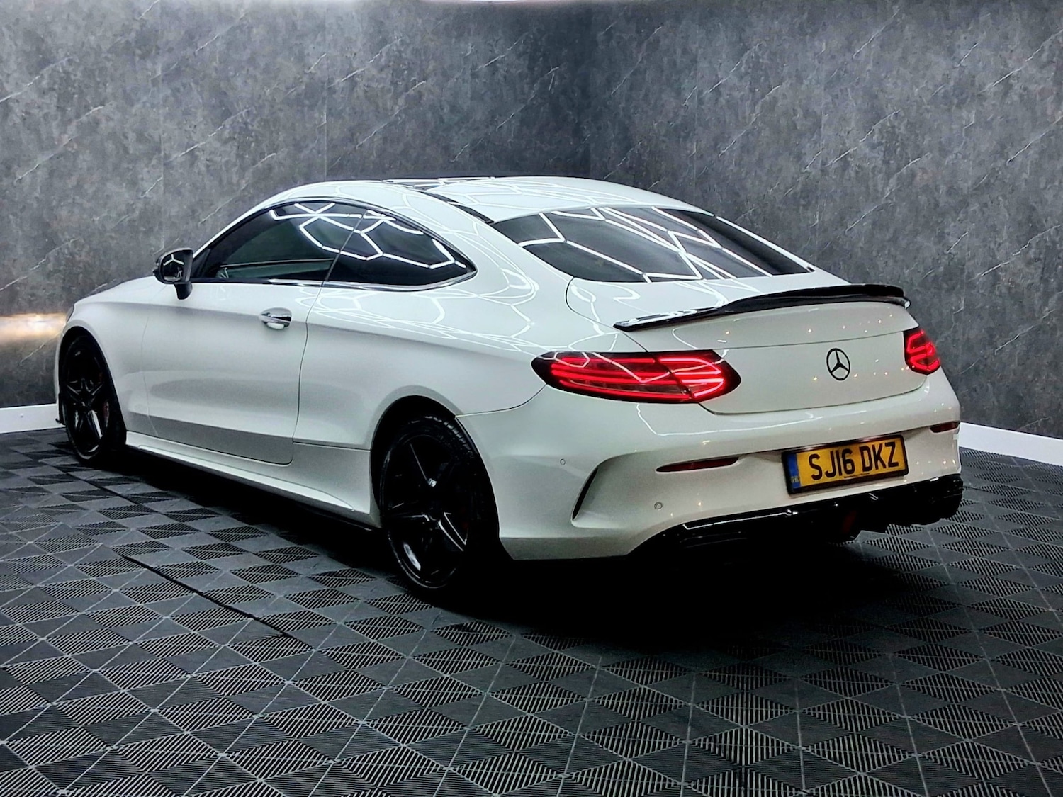 Used Mercedes-Benz C Class 2016 for sale - 77565384: Photo 7