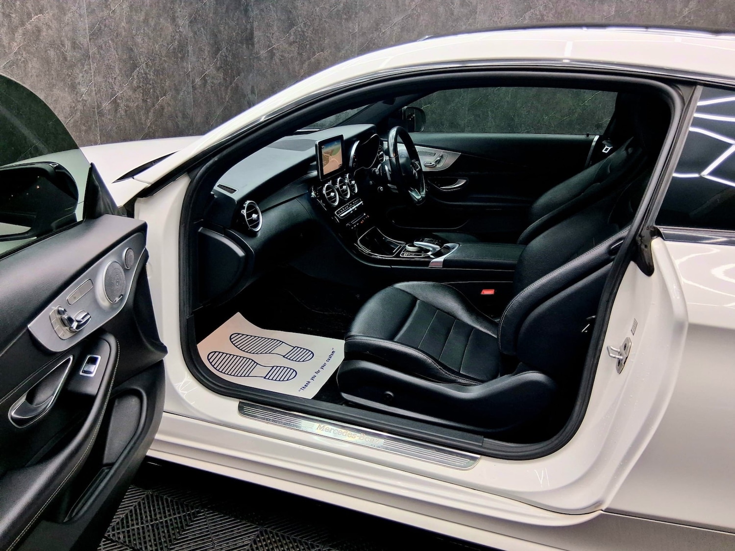 Used Mercedes-Benz C Class 2016 for sale - 77565384: Photo 9