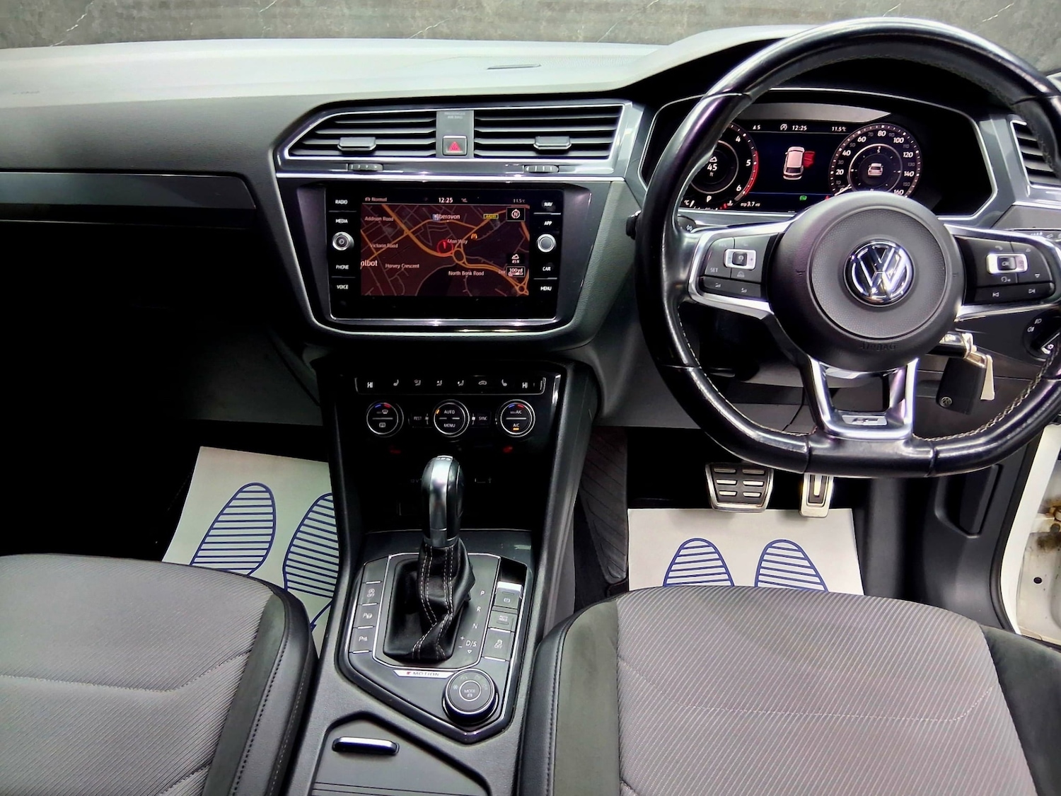 Used Volkswagen Tiguan 2017 for sale - 77136010: Photo 11