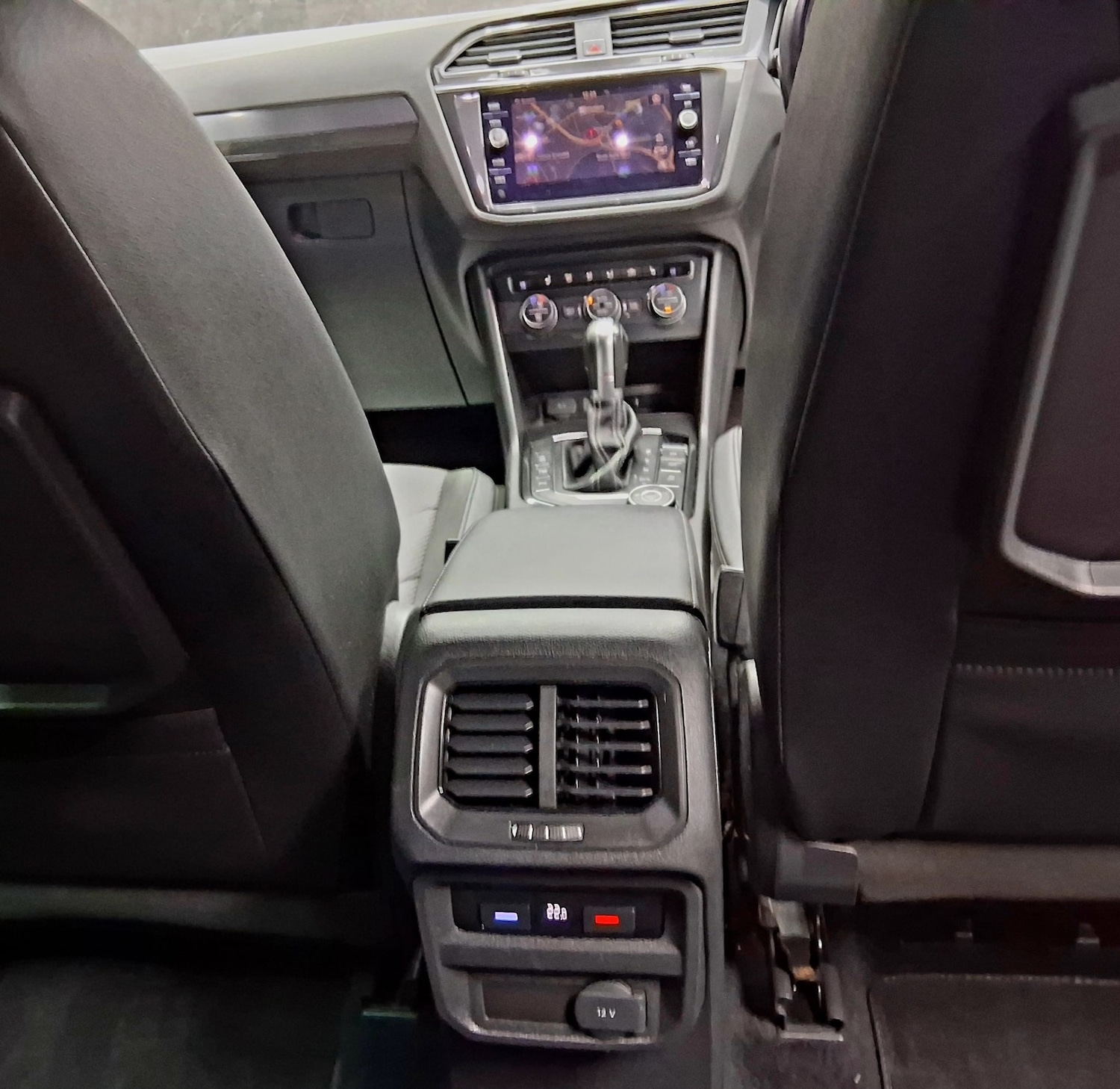 Used Volkswagen Tiguan 2017 for sale - 77136010: Photo 12