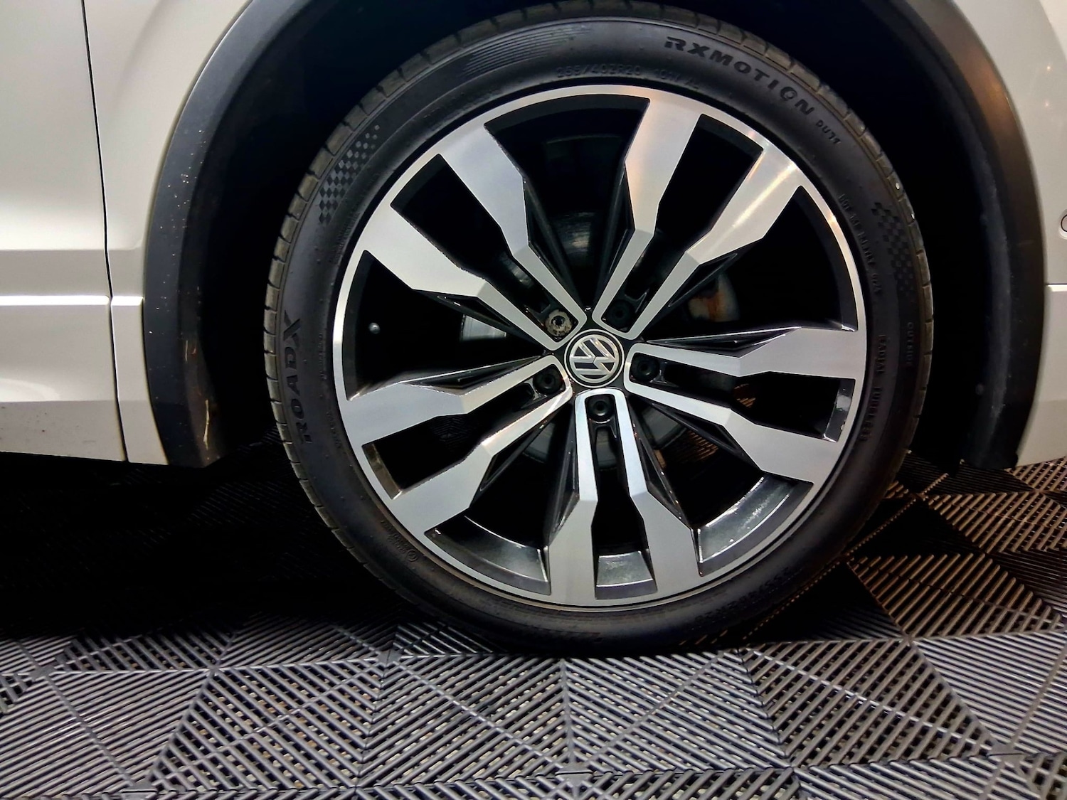 Used Volkswagen Tiguan 2017 for sale - 77136010: Photo 18