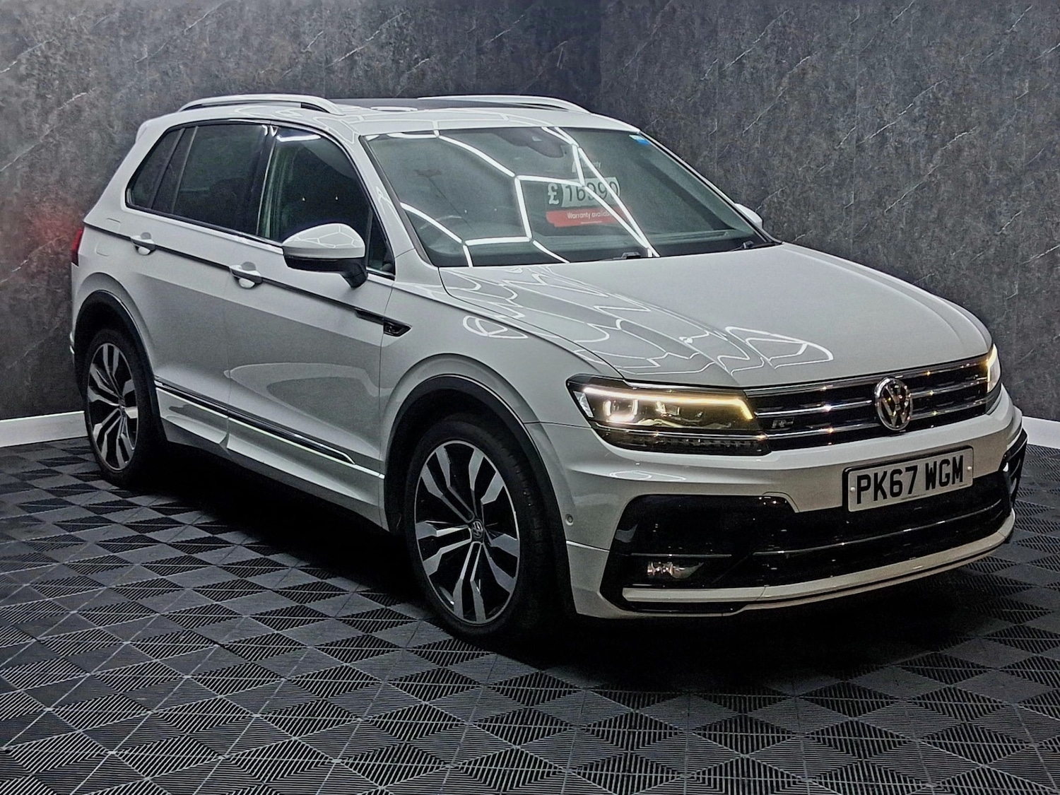 Used Volkswagen Tiguan 2017 for sale - 77136010: Photo 2