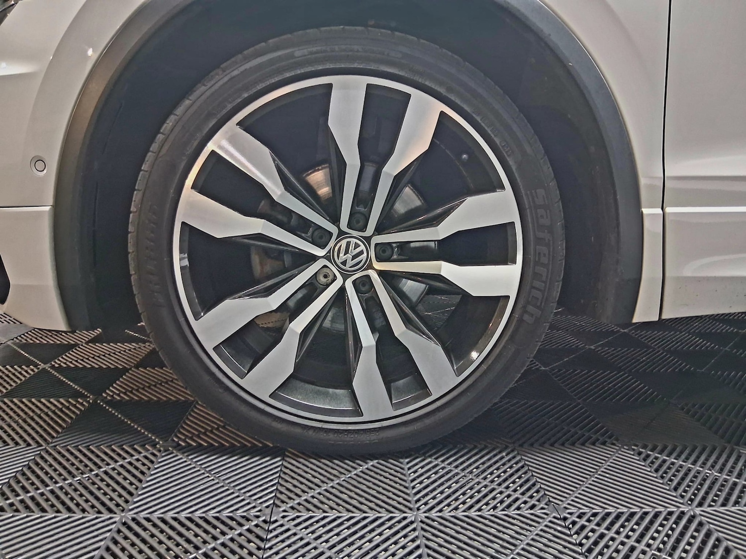 Used Volkswagen Tiguan 2017 for sale - 77136010: Photo 20