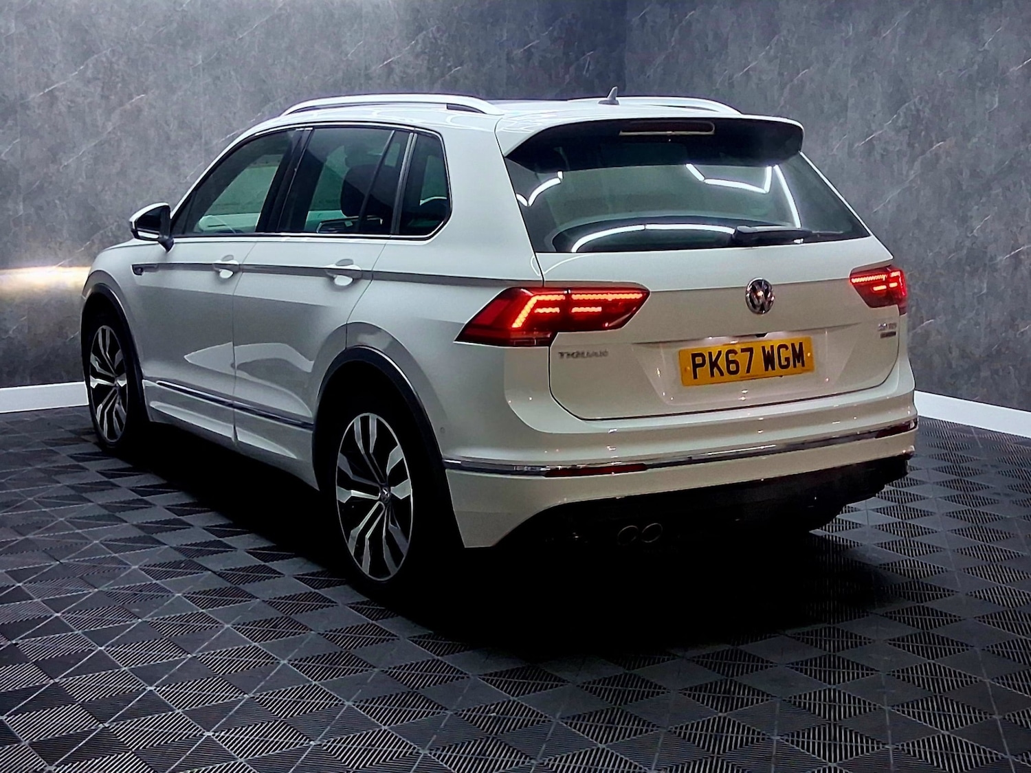 Used Volkswagen Tiguan 2017 for sale - 77136010: Photo 7