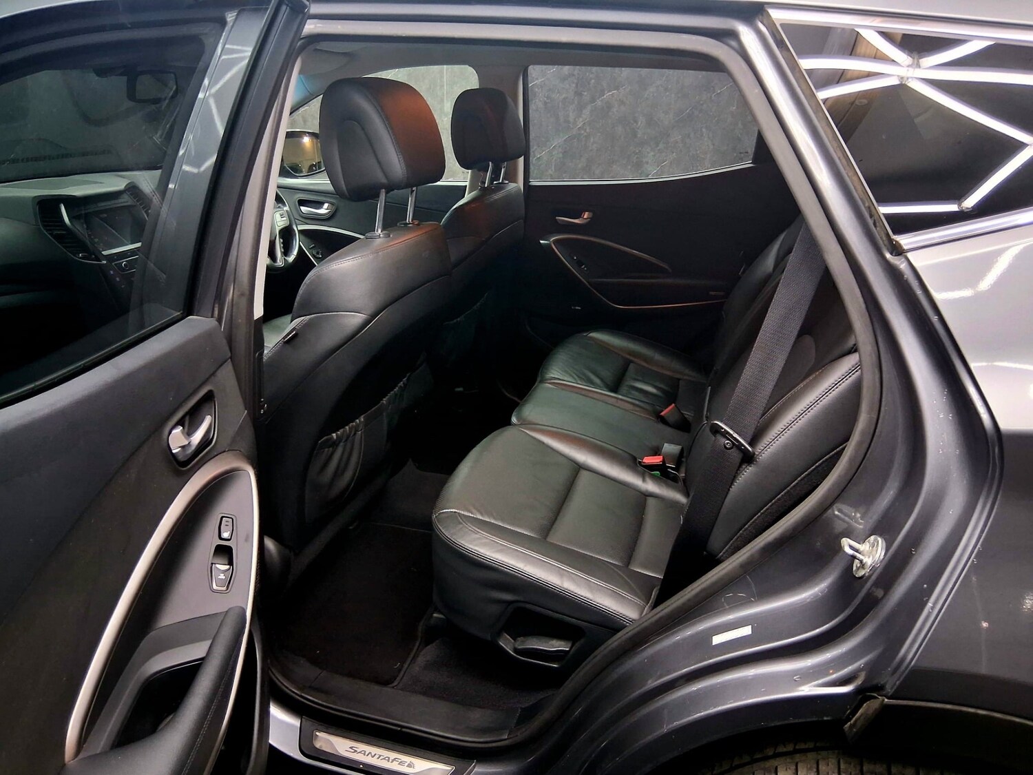 Used Hyundai Santa Fe 2016 for sale - 77606878: Photo 11
