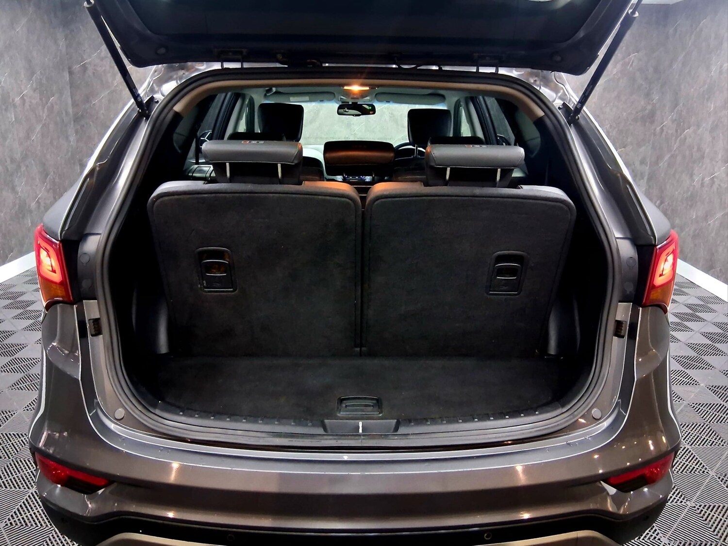 Used Hyundai Santa Fe 2016 for sale - 77606878: Photo 16