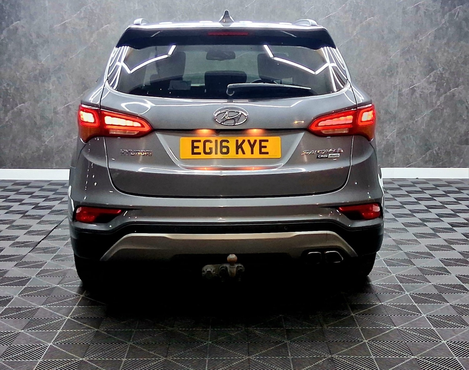 Used Hyundai Santa Fe 2016 for sale - 77606878: Photo 5