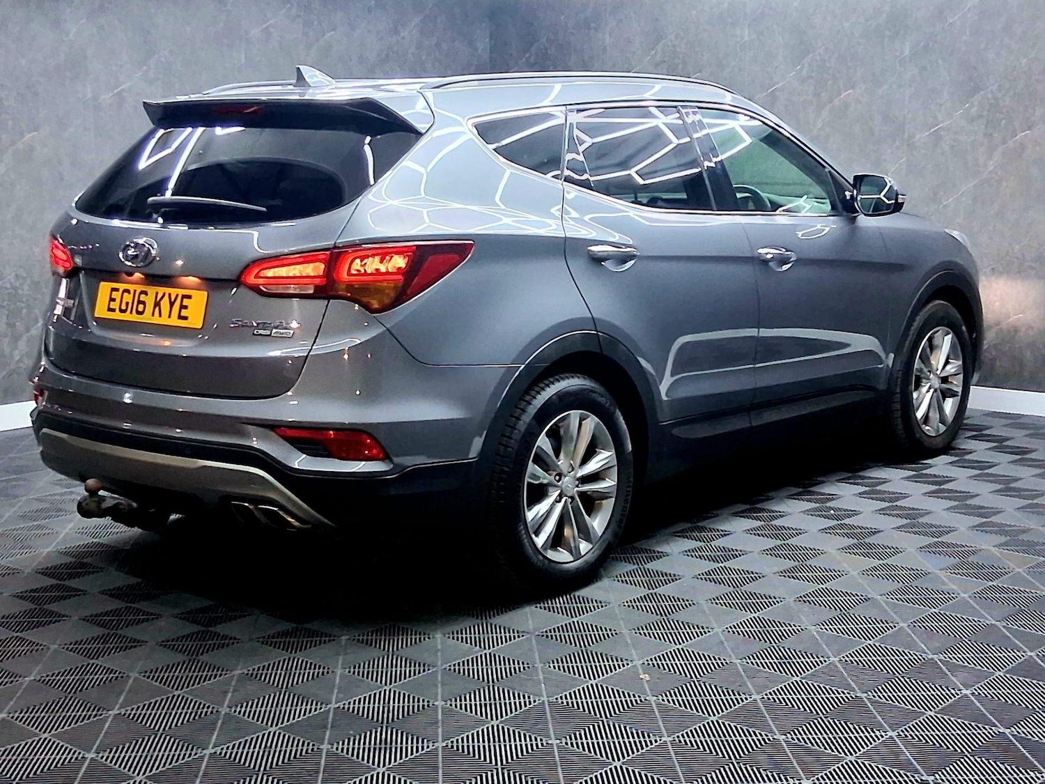 Used Hyundai Santa Fe 2016 for sale - 77606878: Photo 6