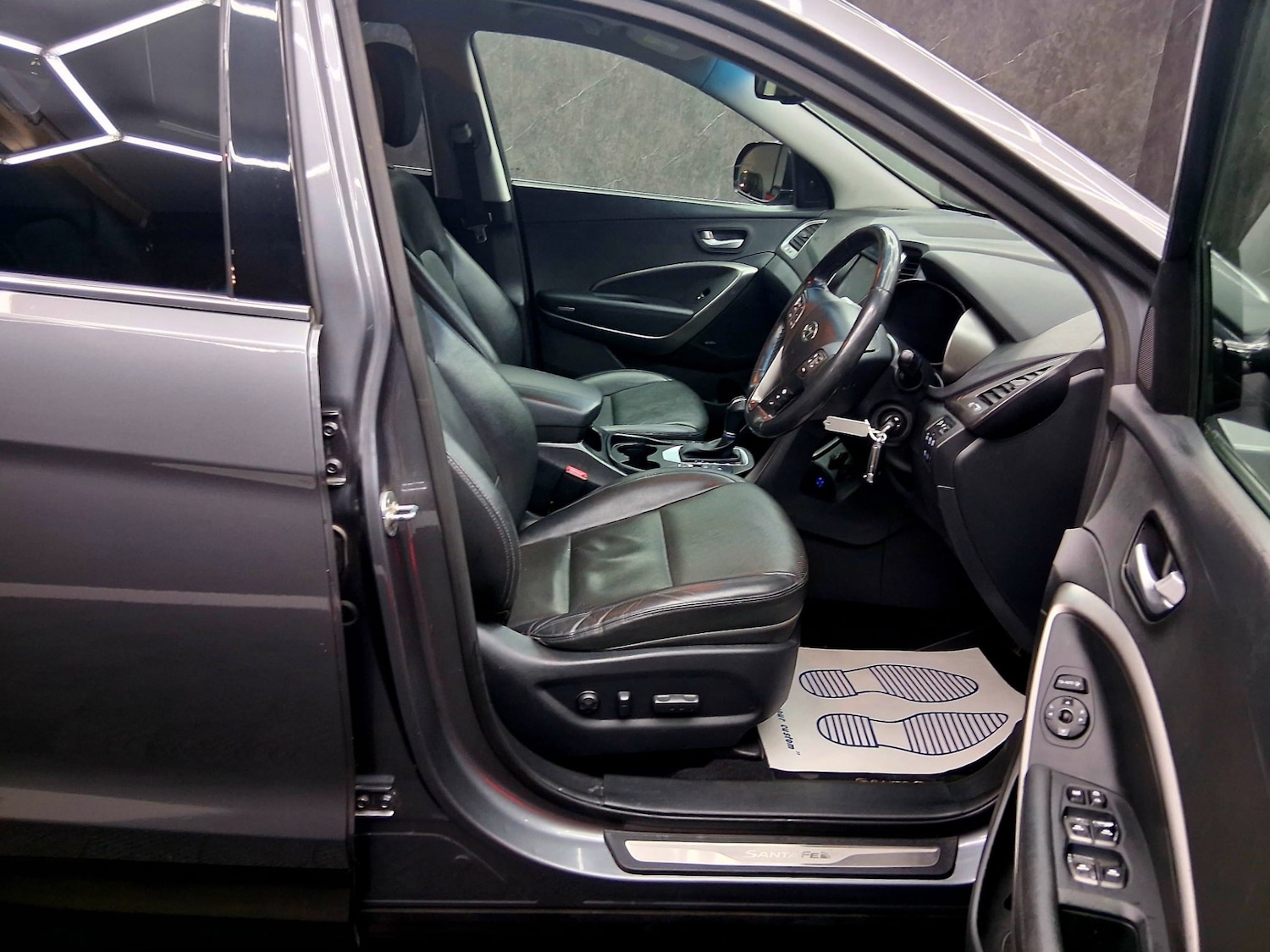 Used Hyundai Santa Fe 2016 for sale - 77606878: Photo 8